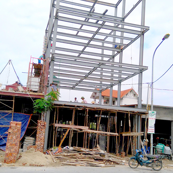 Steel framed building